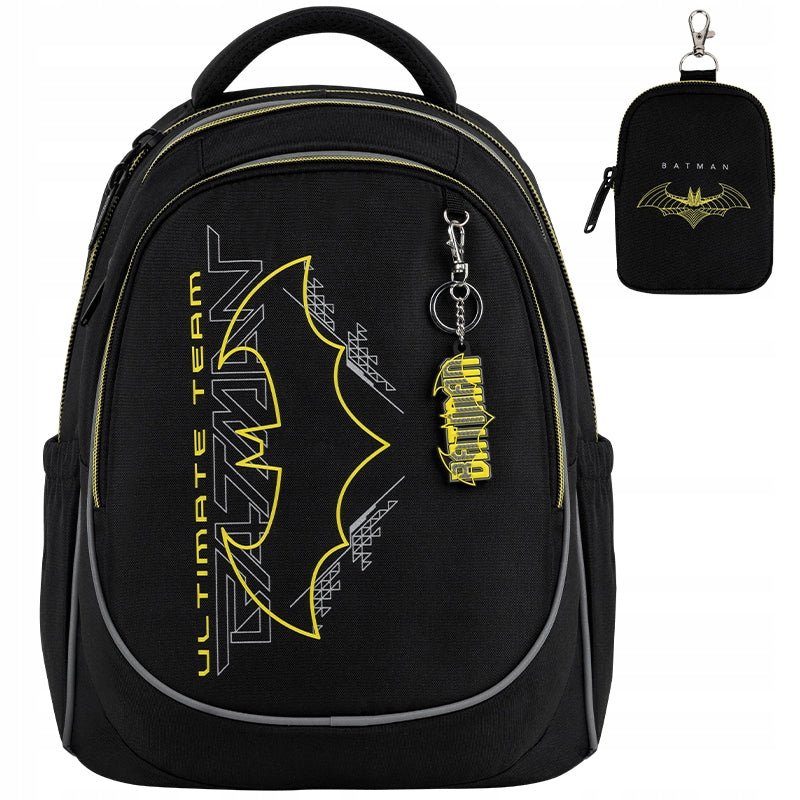 Widok plecaka Kite Batman od przodu з widocznym portfelikiem.