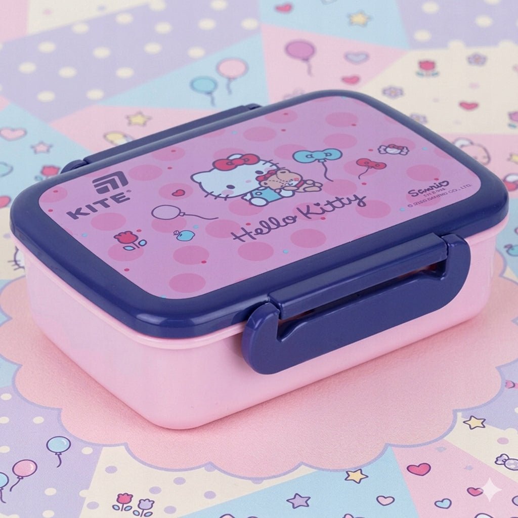 Detal mocnych zatrzasków bocznych w snackboxie Hello Kitty.