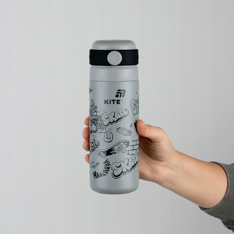 Grafika przedstawiająca pojemność 500 ml szarego termosu Kite