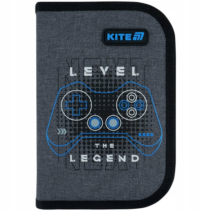 Przedni panel szarego piórnika z dużym, gamingowym nadrukiem 3D i logo Kite.