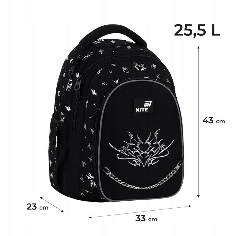 Infografika z wymiarami czarnego plecaka w rozmiarze L i wagą 875g.
