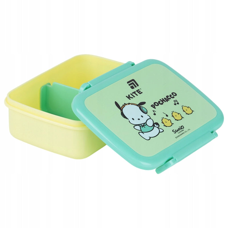 Otwarty snackbox Poccacho z ruchomą przegródką w środku.