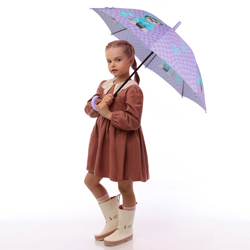 Dziecko z fioletową parasolką Studio Pets Kite.