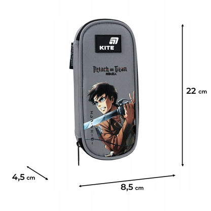 Grafika przedstawiająca wymiary i pakowność piórnika Attack on Titan.