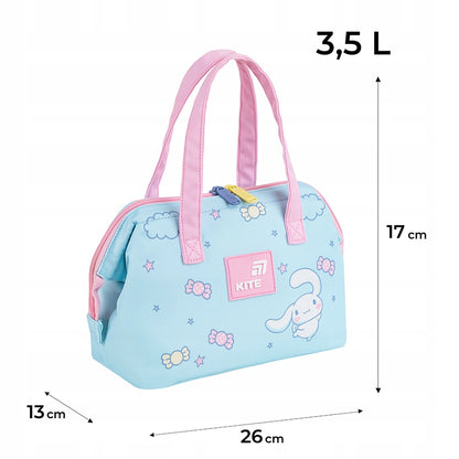 Infografika prezentująca wymiary i pojemność niebieskiej torby Cinnamoroll.
