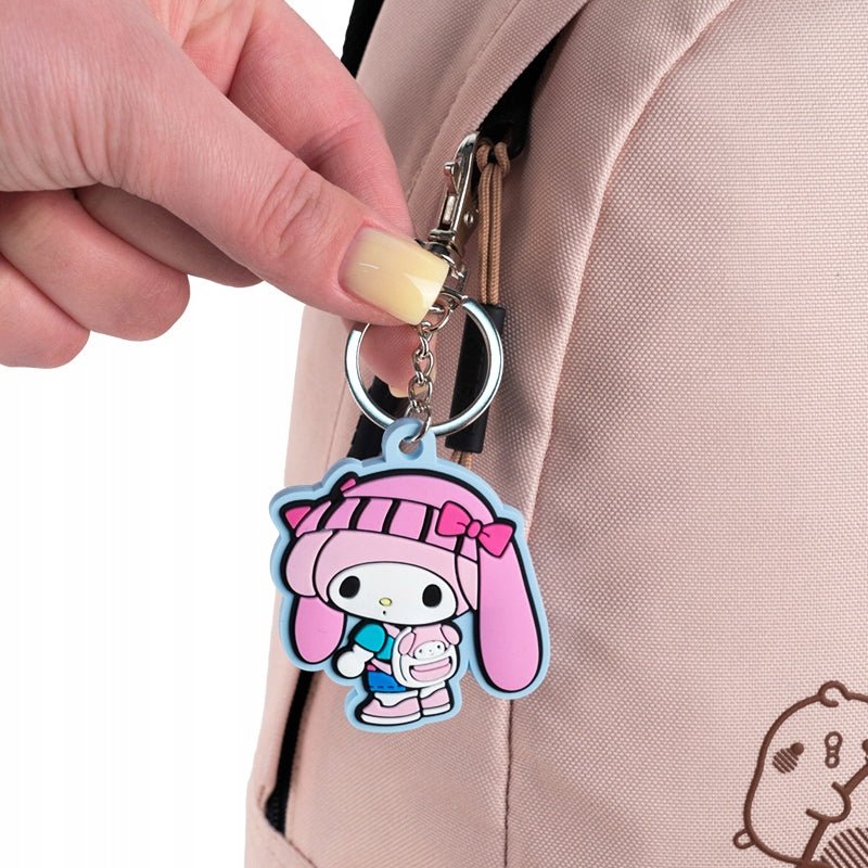 Zawieszka 3D My Melody przypięta do zamka.