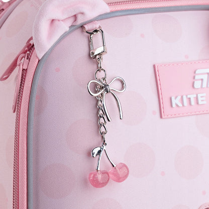 Tornister szkolny Hello Kitty Kite – ozdobny brelok przy zamku błyskawicznym