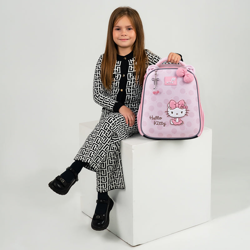 Tornister szkolny Hello Kitty Kite dla dziewczynki – design i kolorystyka