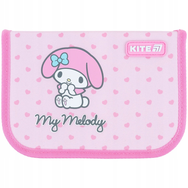 Front różowego piórnika z wypukłym nadrukiem 3D przedstawiającym My Melody.