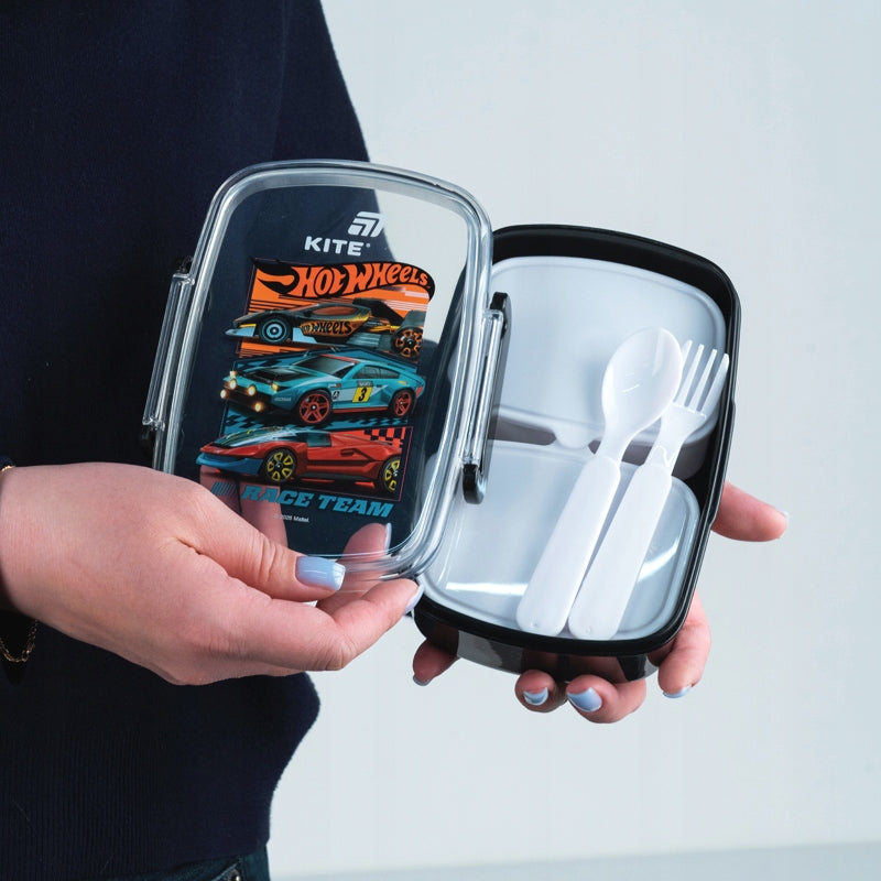Pojemnik śniadaniowy Kite 750 ml w kolorze czarnym z motywem Hot Wheels.