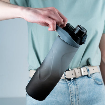 Bidon BPA free dla dzieci z uchwytem.