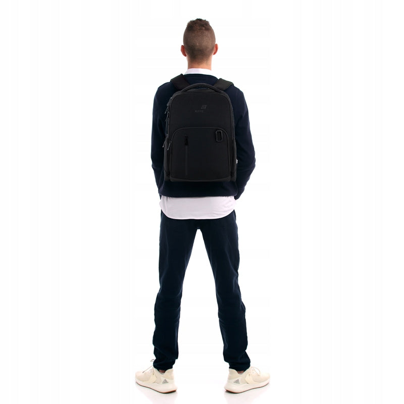 Plecak Kite Anti Gravity AGS założony na plecy, prezentacja ergonomii.