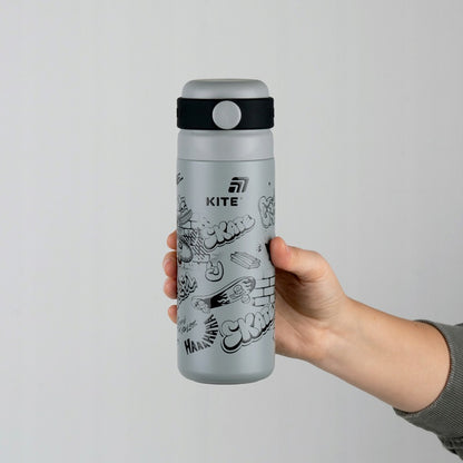 Grafika przedstawiająca pojemność 500 ml szarego termosu Kite