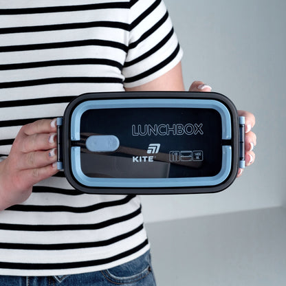 Lunchbox 1400 ml wykonany z bezpiecznego tworzywa BPA Free.