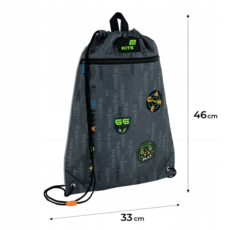 Wymiary szarego worka na buty Kite przedstawione na zdjęciu z infografiką.