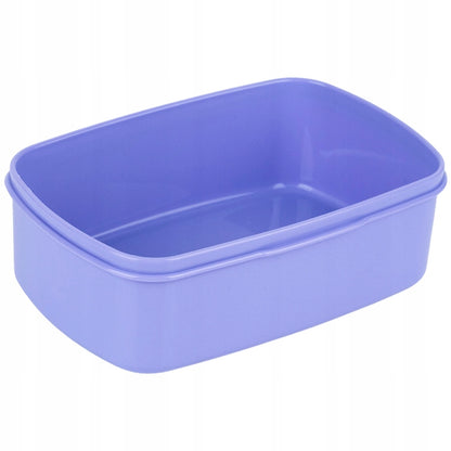 Lunchbox z wyposażeniem do szkoły i przedszkola – wymiary 18x13,5x6 cm.