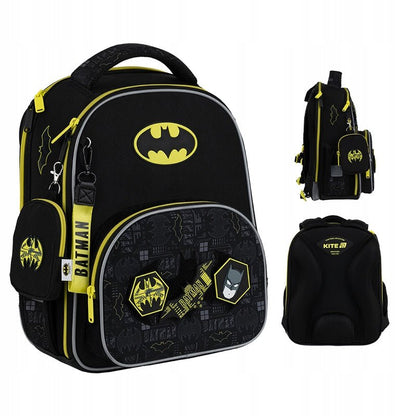 Ortopedyczny tornister Kite DC25-556M z licencją DC Batman, z elastycznymi kieszeniami bocznymi, portfelem na karabińczyku.