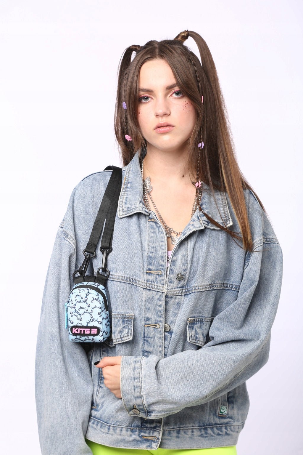 Stylowe noszenie telefonu na pasku Kite, modny dodatek streetwear dla młodzieży