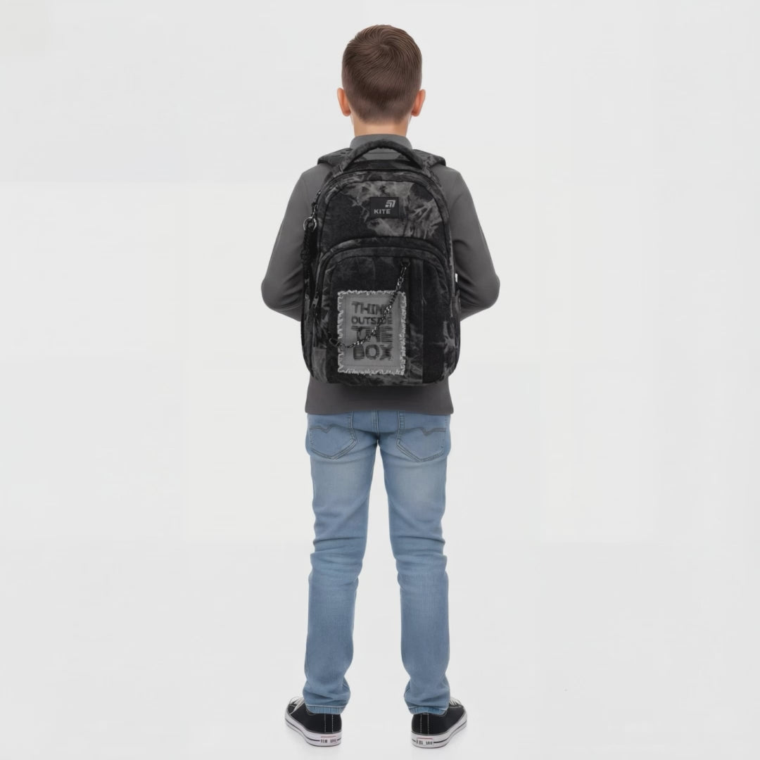 Čierny batoh školský pre chlapcov 9–12 rokov s retiazkou Kite Denim Core