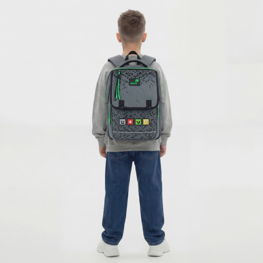 Ortopedický batoh školský na magnet pre chlapcov 1.-6. trieda sivý Kite Pixel