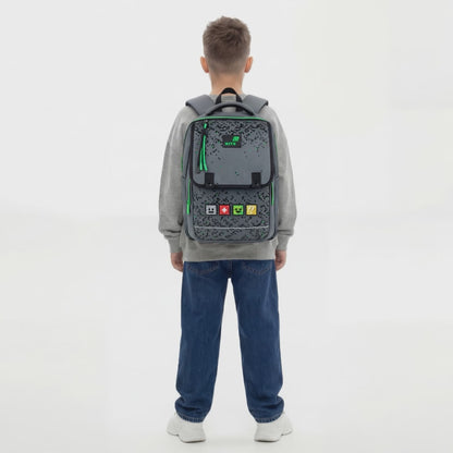 Ortopedický batoh školský na magnet pre chlapcov 1.-6. trieda sivý Kite Pixel